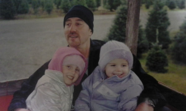 Dad and girls_600